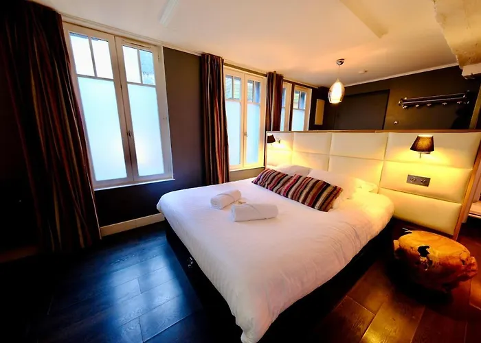 Centre - Welcome To *